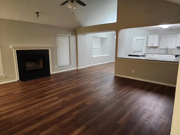 16914 Vista Village Dr — Photo 3