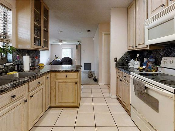 5th image of 2601 Windsor Heights St
