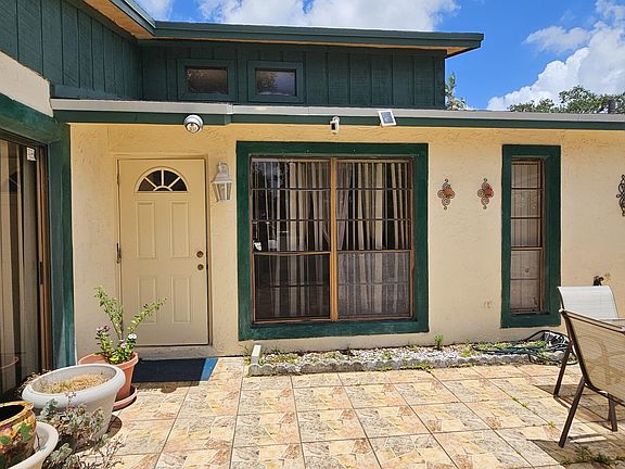 2nd image of 1058 Manor Drive