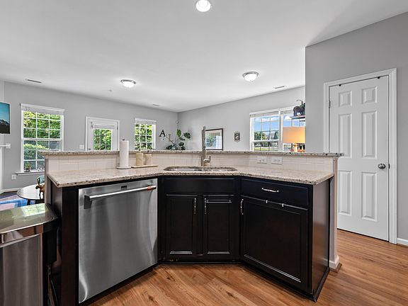 5th image of 1027 Renewal Pl
