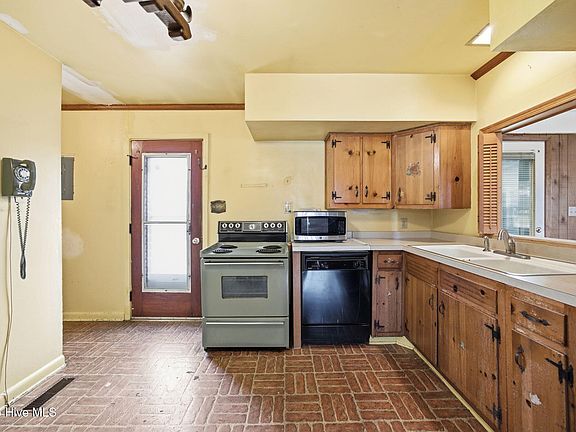 3rd image of 1495 Northside Road
