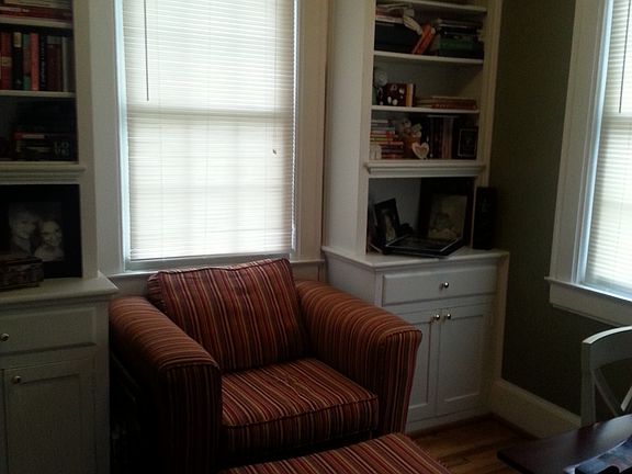 office/breakfast nook