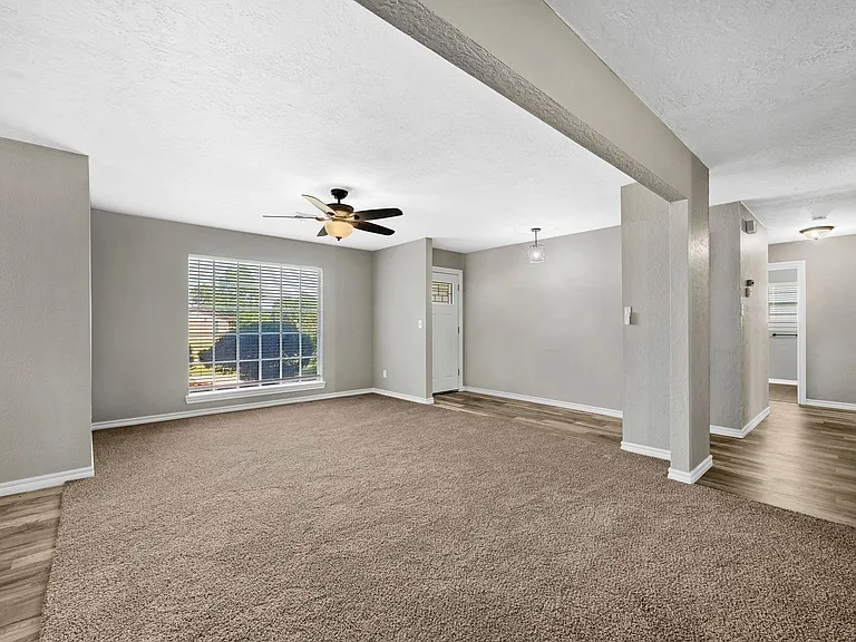6943 NW Eisenhower Dr — Photo 22