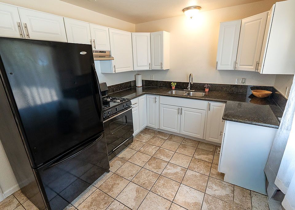 1st image of 614 Poplar Ave