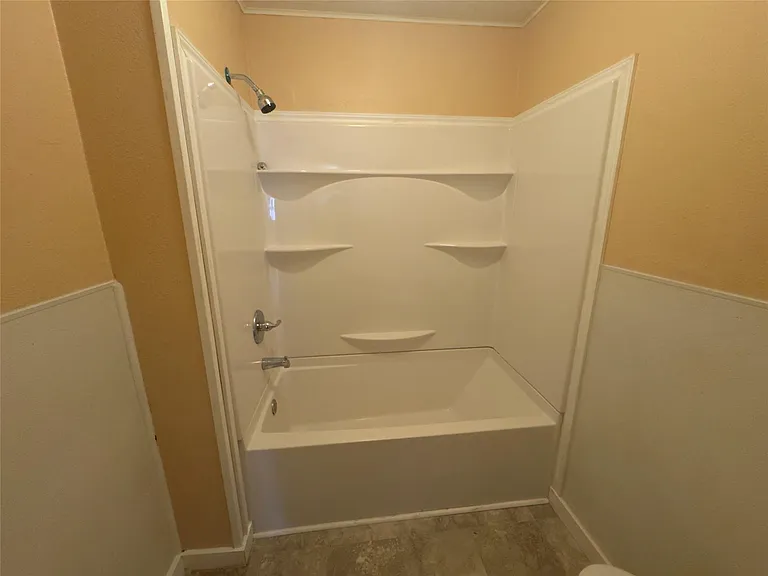 306 E Bowie St — Photo 23