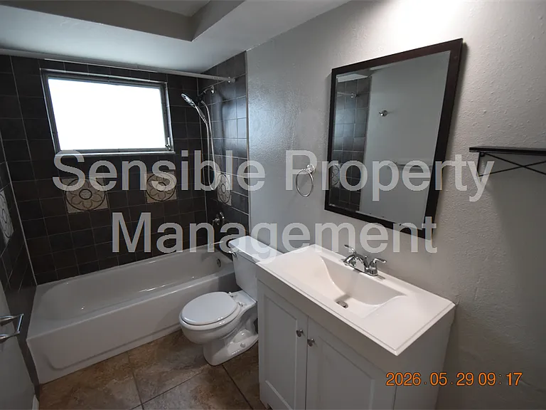 10816 Piccadilly Rd — Photo 21