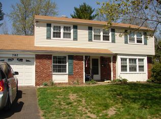 782 Martha Ln, Warminster, PA 18974