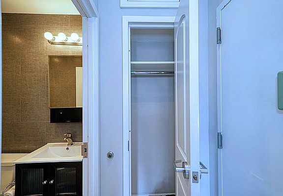 3rd image of 2556 38th St APT 2R