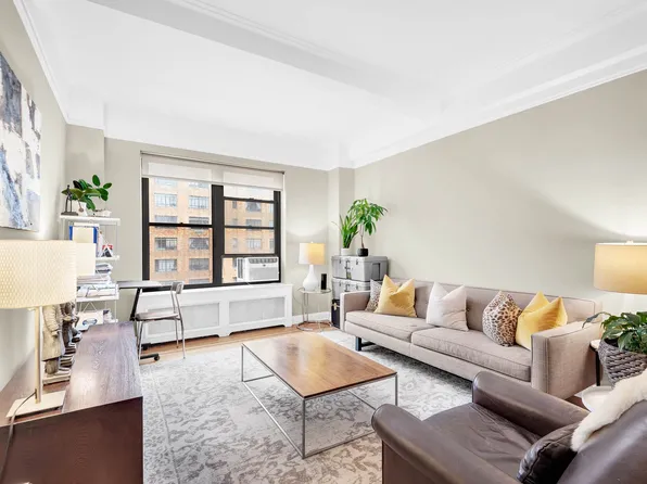 7 Park Avenue image 1 of 5