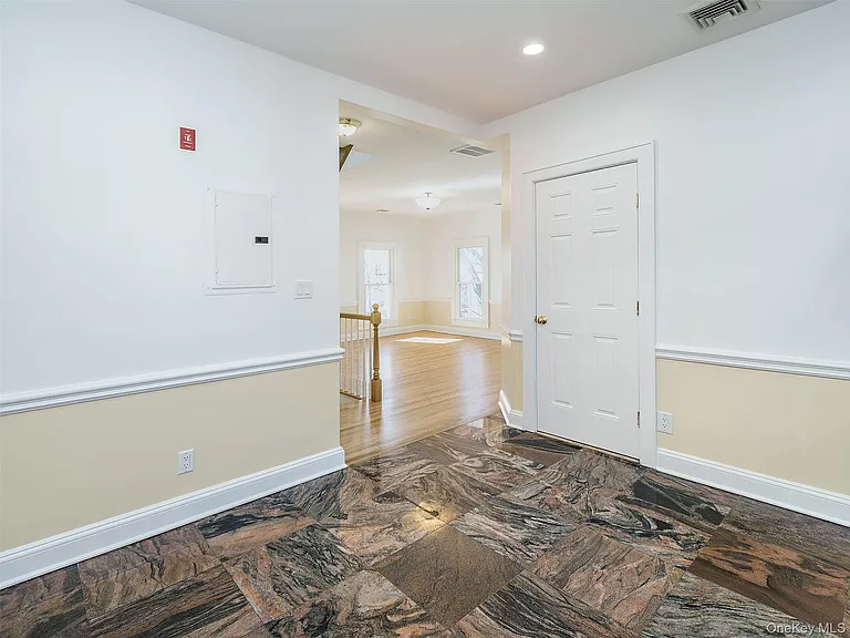 26 Summit Ave #2 — Photo 10