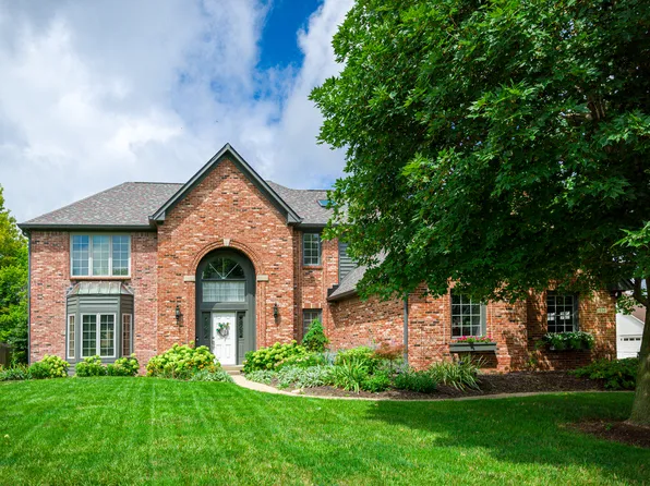 1530 Continental Dr, Zionsville, IN 46077