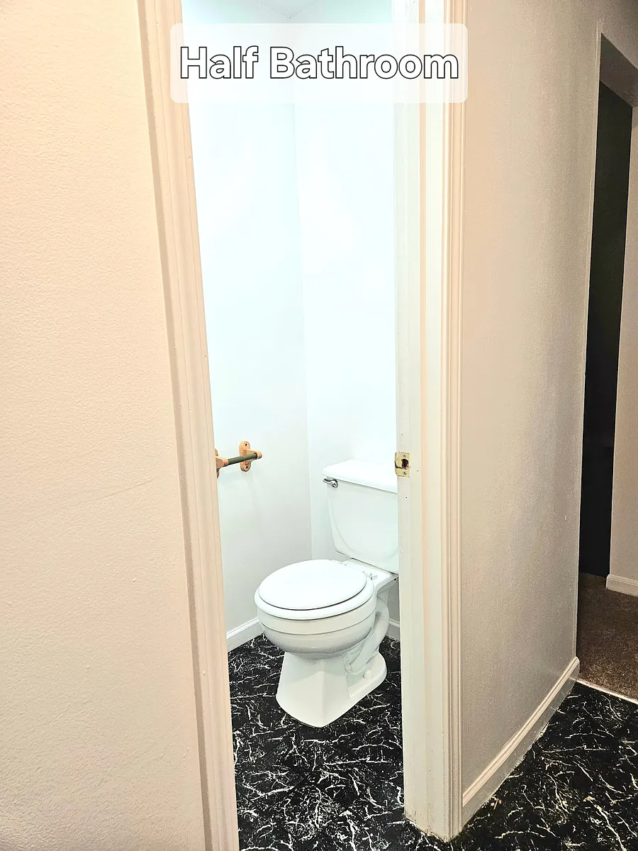 Half bathroom main floor - 416 Kiowa St #B