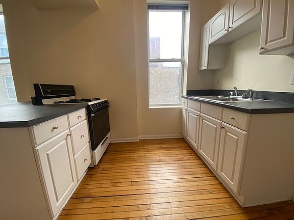 4th image of 1532 N Western Ave APT 2R