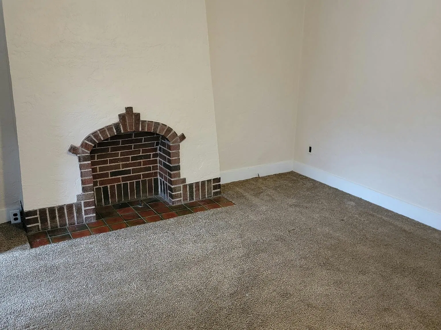3 bed, 1366 sqft, $1,790 — Photo 2