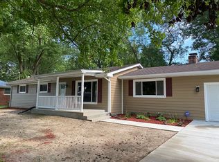 220 Cedar Ln, Staunton, IL