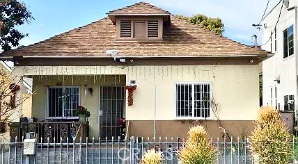 1st image of 912 E 32nd St