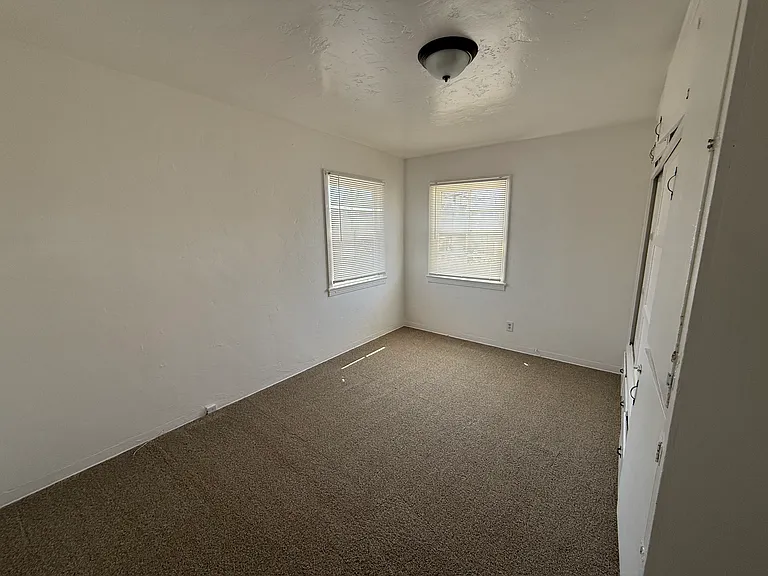 324 E 4th St #324 — Photo 6