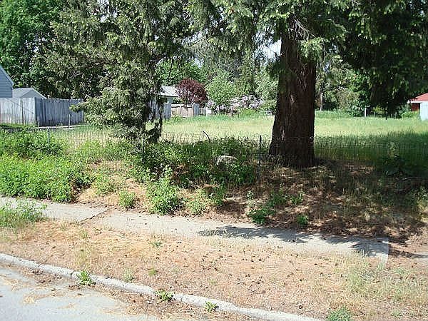 2nd image of 4 E 32nd Ave