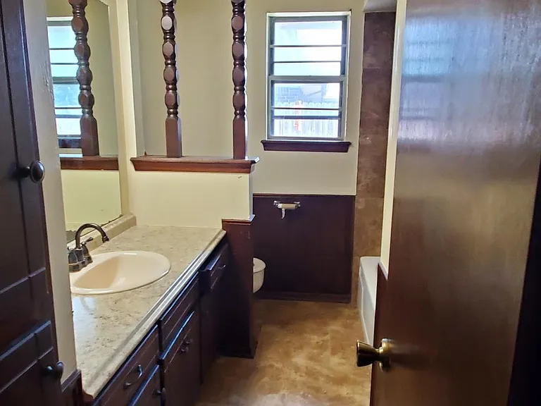 1116 Kings Ct — Photo 7