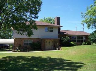 9710 Locust Rd, Henryetta, OK 74437