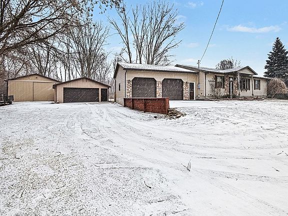 3rd image of 1495 S Knight Rd