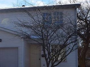 916 Market St, Dekalb, IL 60115