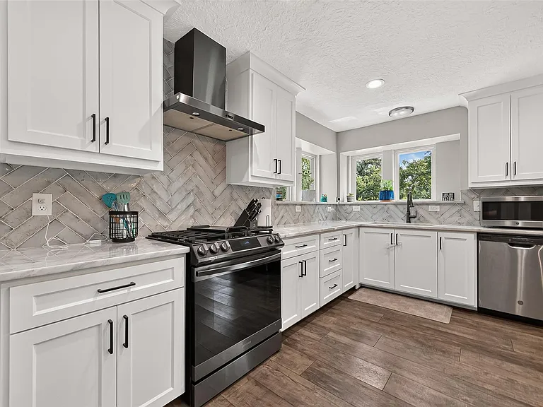 23011 Fox Hunt Dr — Photo 25