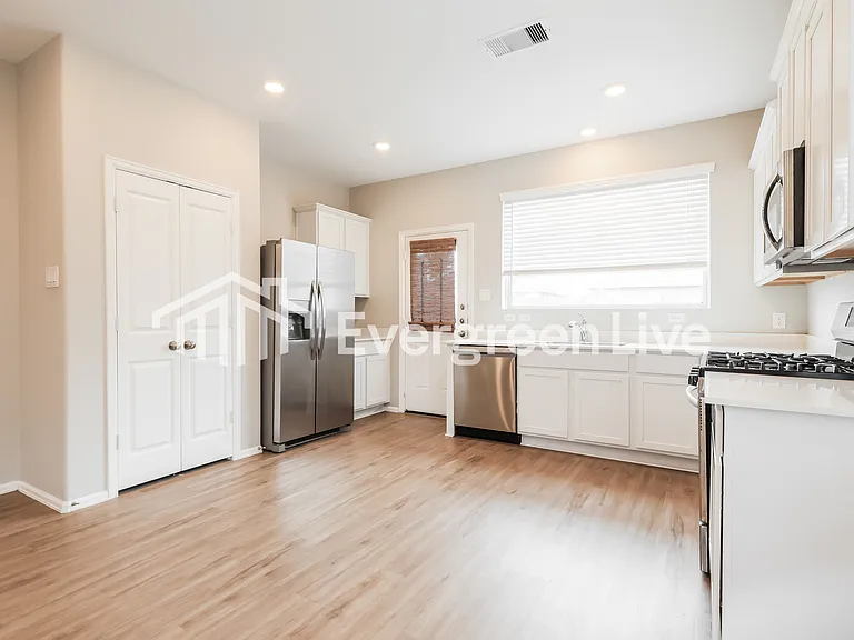 19434 Peppazzi Dr — Photo 4