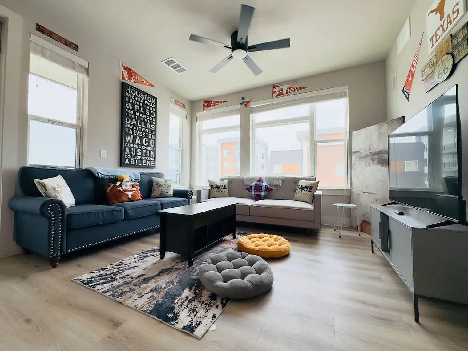 2 bed, 2.0 bath, 893 sqft, $3,353 — Photo 1