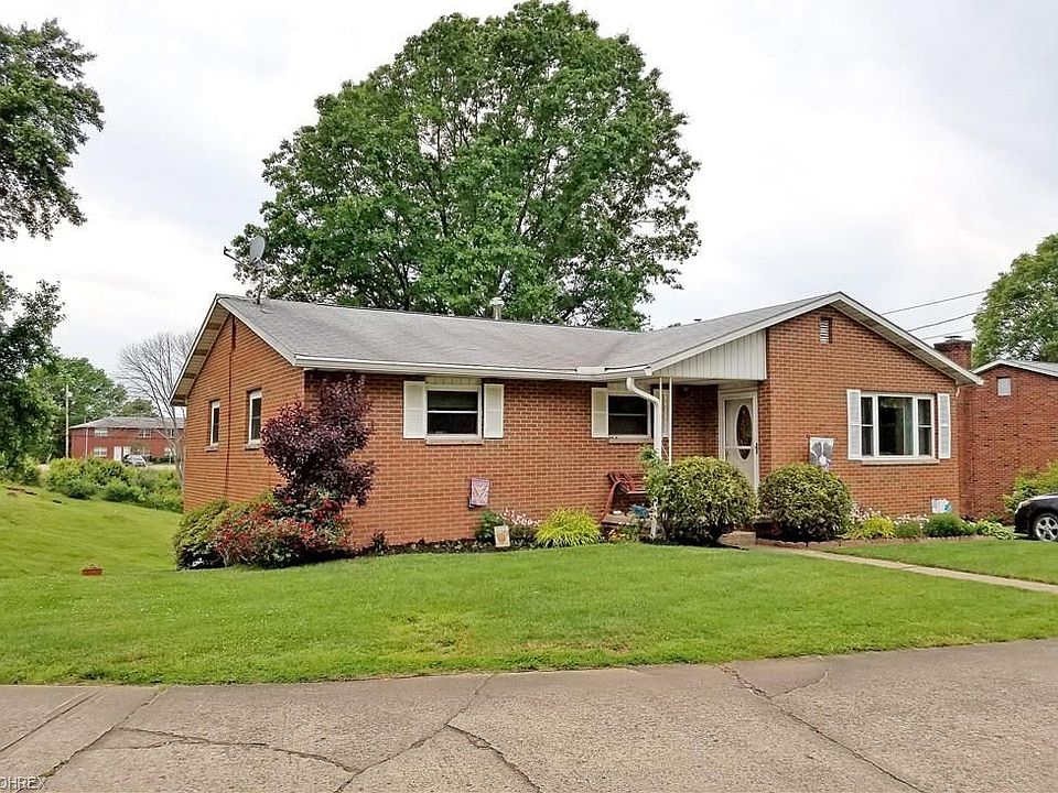 1st image of 12 Eastwood Dr