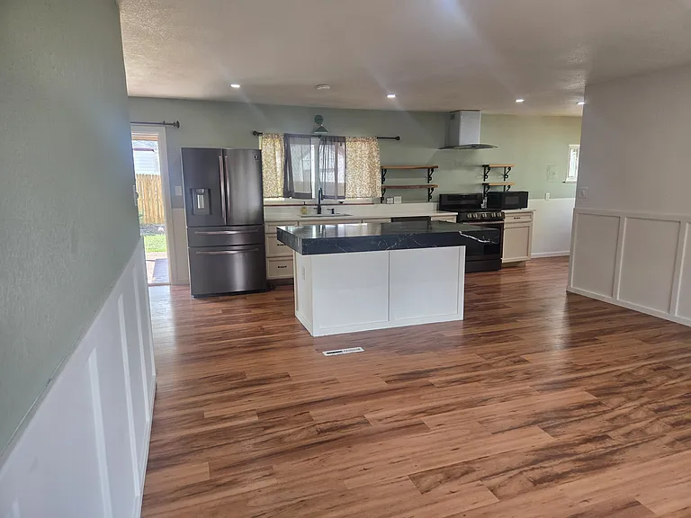 3435 S Hudson Way — Photo 2