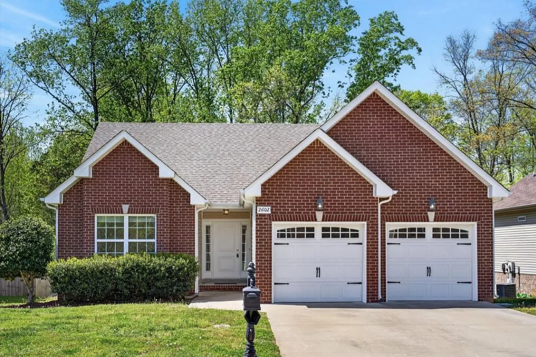 3 bed, 1315 sqft, $1,750 — Photo 1