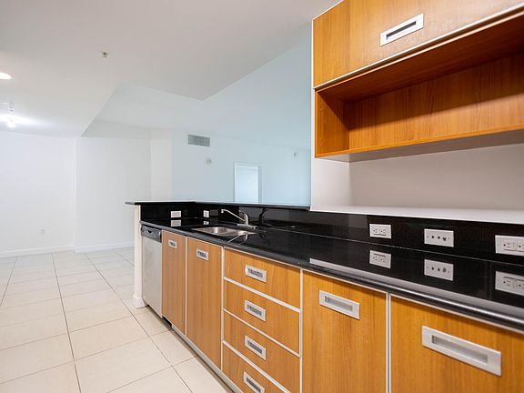 5th image of 410 Evernia St APT 629