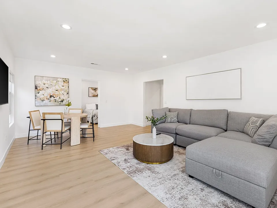 Beautifully Renovated Boutique Property in Prime Mid-City Los Angeles