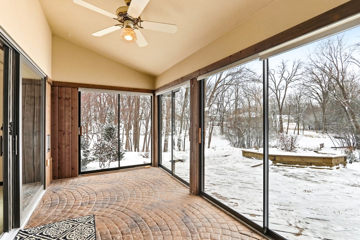 next background image