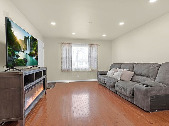 5th image of 73 Wren Rd