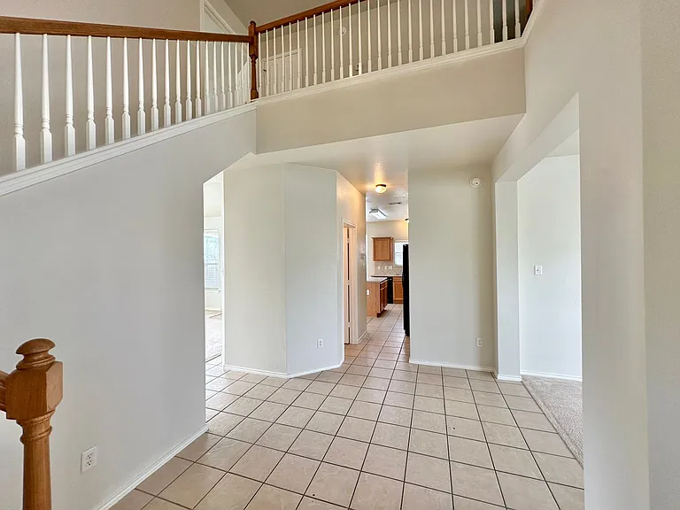 1806 Lobrecht Ct — Photo 3