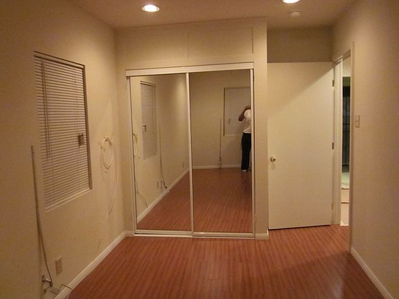 3rd image of 11815 Avalon Blvd