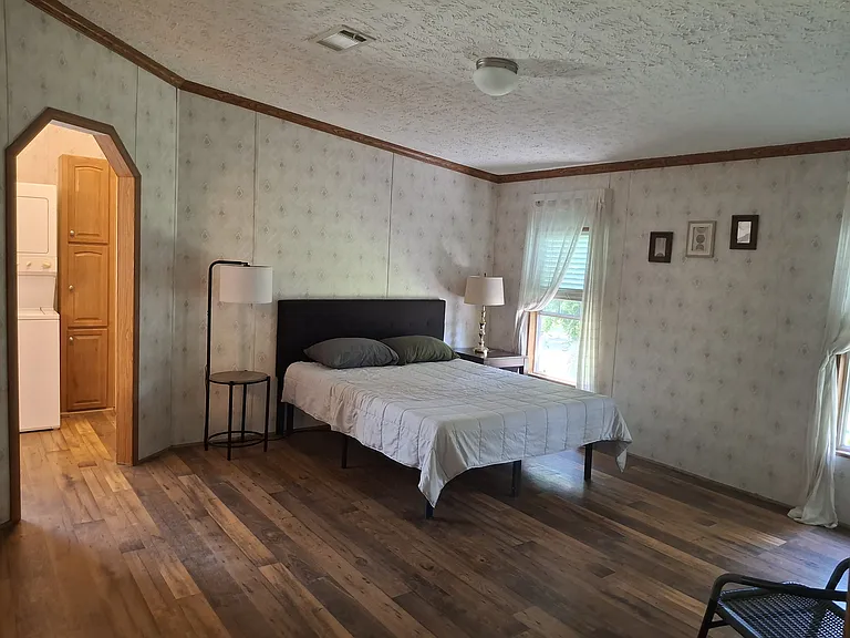 291 Payton Rd — Photo 2