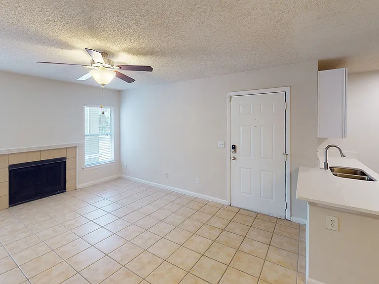 Altamira Place Apartment Homes — Photo 82