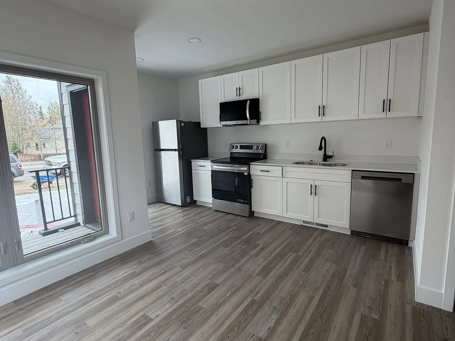1 bed, $1,656 — Photo 2