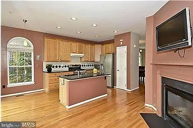 715 Pleasant Dr — Photo 8