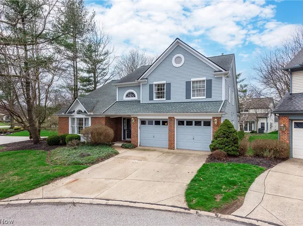 8 S Hampton Ct, Rocky River, OH 44116