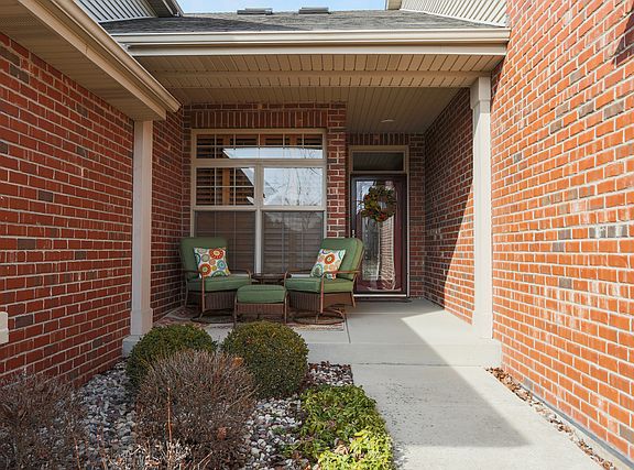 2nd image of 11748 Imperial Ln
