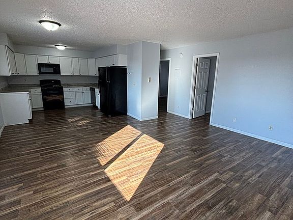 2nd image of 1322 5th Ave S APT 6