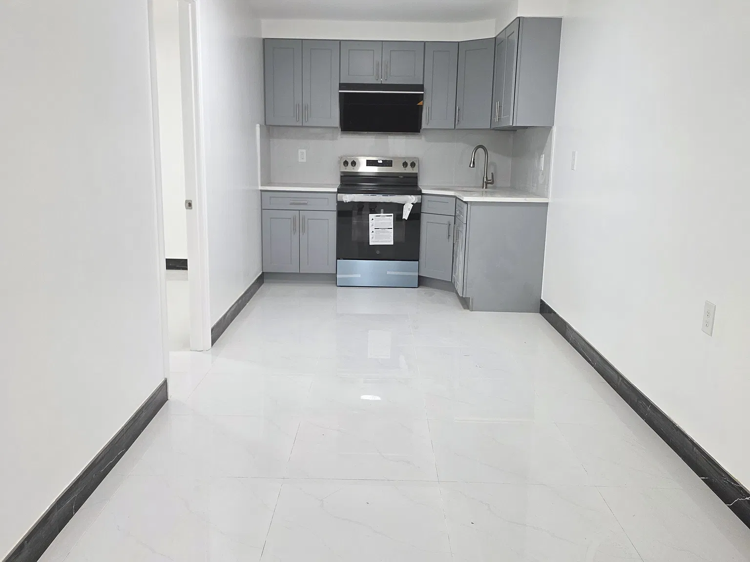 2 bed, $2,300 — Photo 3
