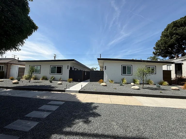 1509 N Hollywood Way #B — Photo 29