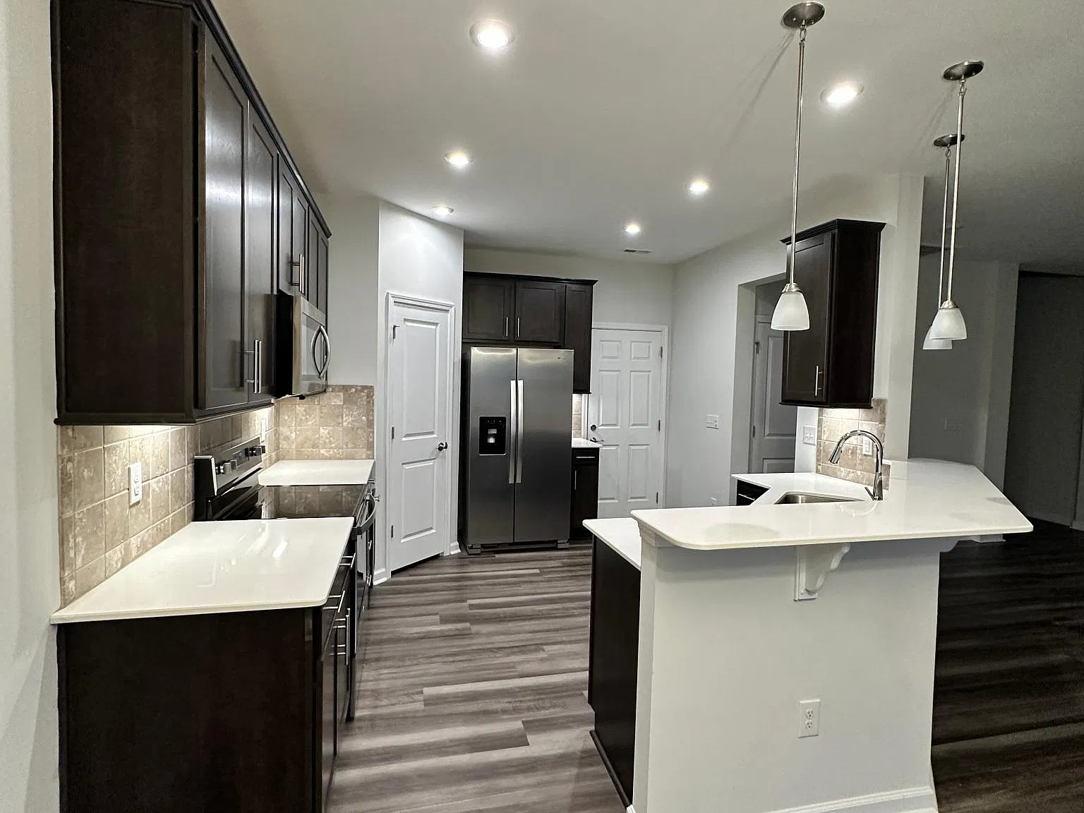 3 bed, 2.5 bath, 1889 sqft, $2,500 — Photo 4