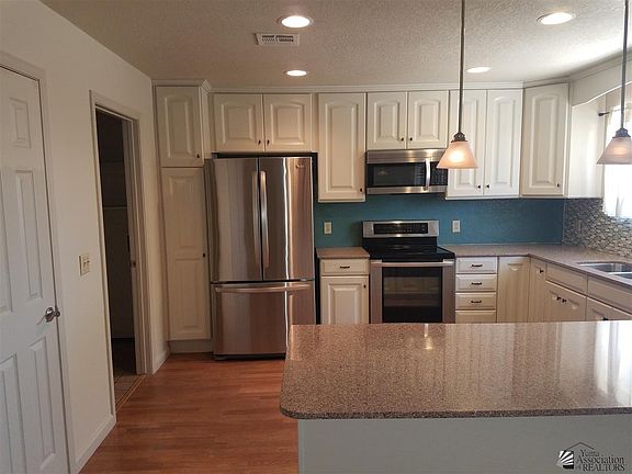 2nd image of 2502 S Edgewood Dr