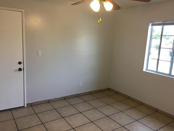 5th image of 1115 E Anaheim St #1/2